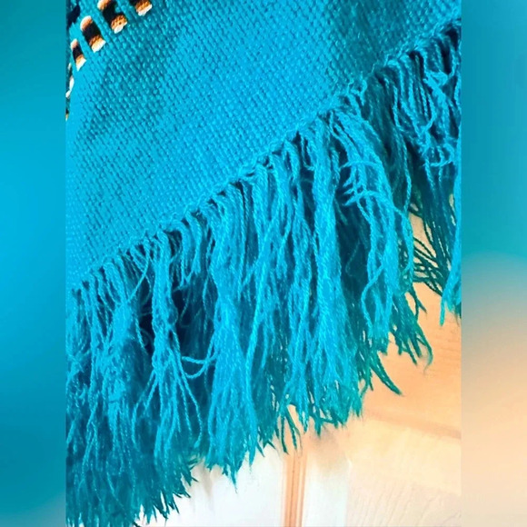 Women’s Navajo Boho Style Wool Blend Casual Poncho - Picture 7 of 7